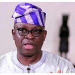 ‘Machala blew Wizkid’ — Carter Efe challenges singer to boxing fight